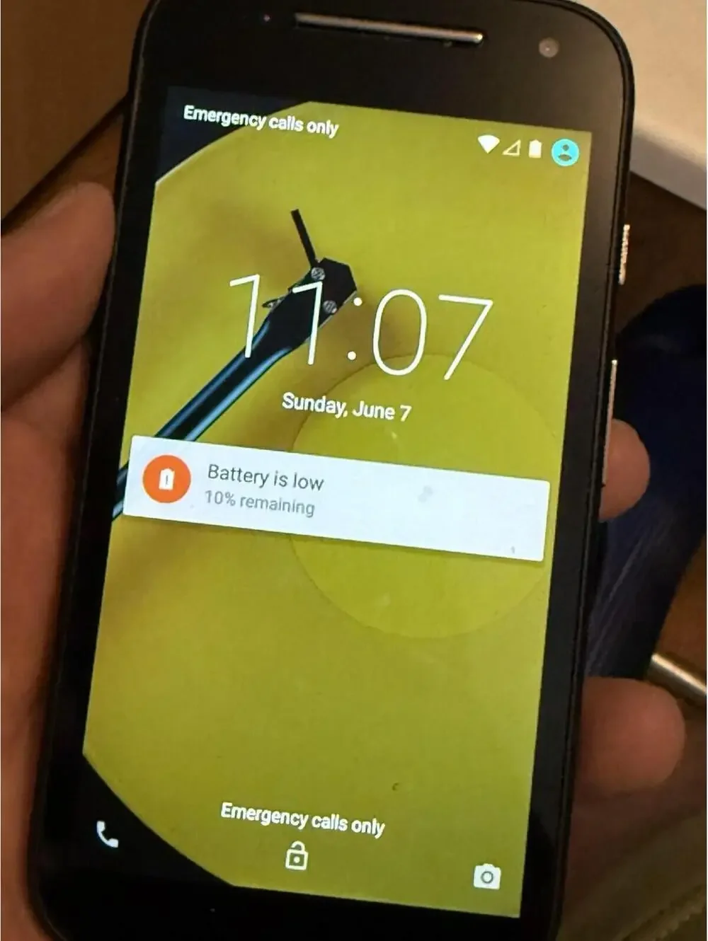 Motorola Moto E 2nd Gen XT1527 4G LTE The Back Is A Bit Mess Up, Bundle